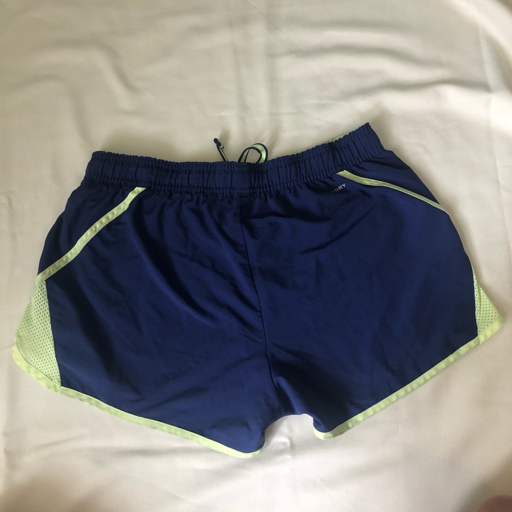 Gym shorts - Picture 2 of 5